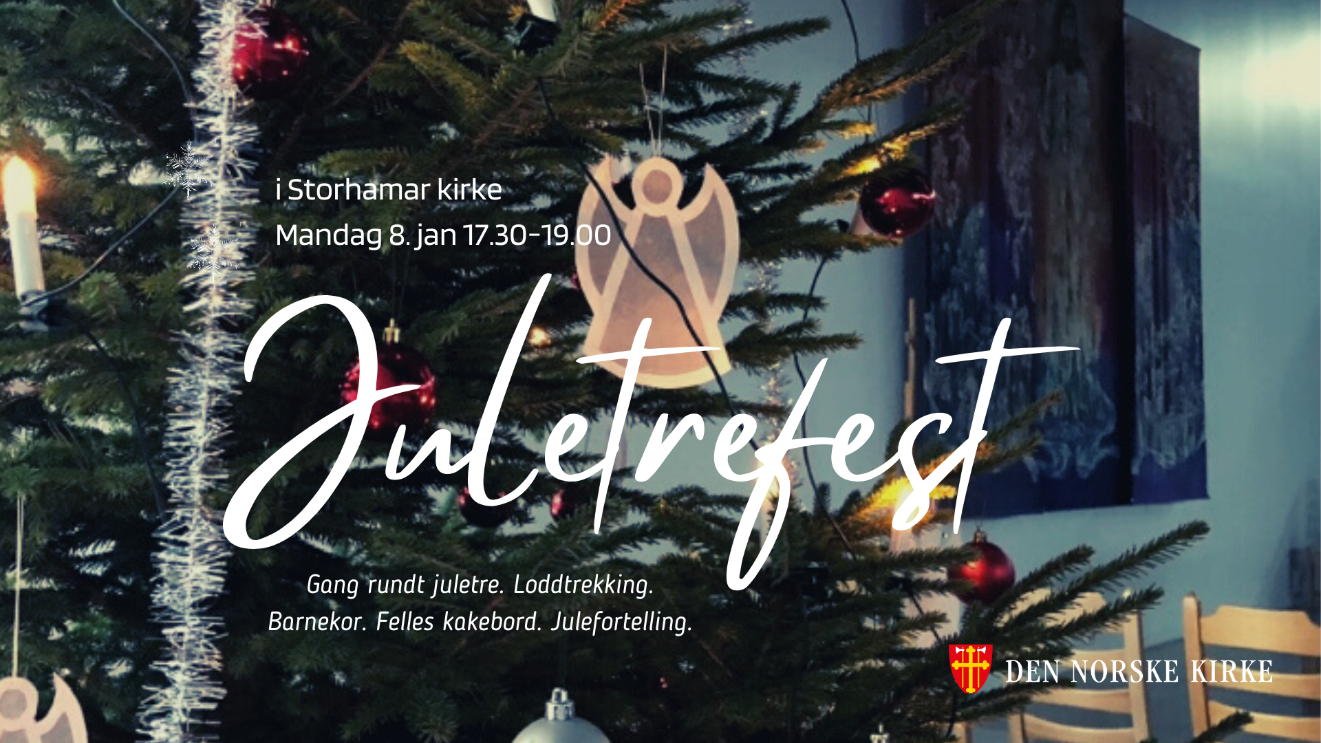 Juletrefest i Storhamar kirke. Bilde av Juletre med engler og lys.